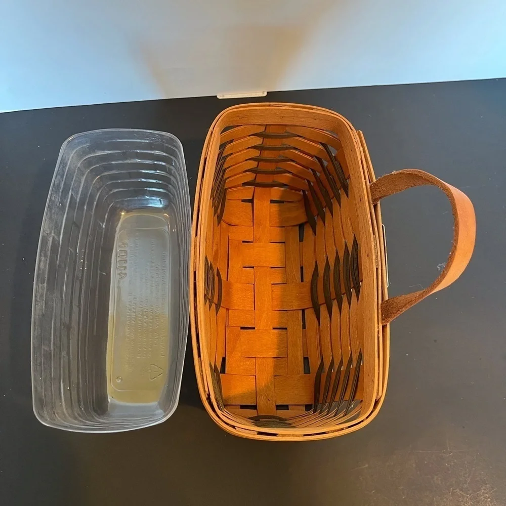 Longaberger Medium Key Basket with Heartland Green Accent Weaves